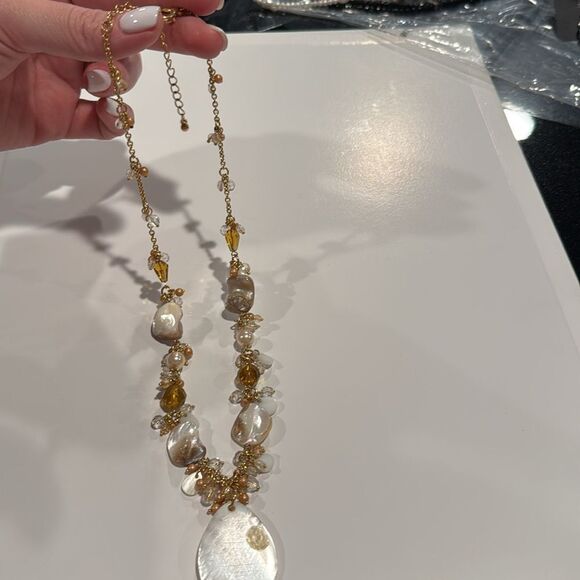 Elegant Gold and White Beaded Necklace - Picture 6 of 7